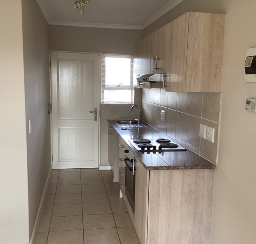 To Let 2 Bedroom Property for Rent in Muizenberg Western Cape